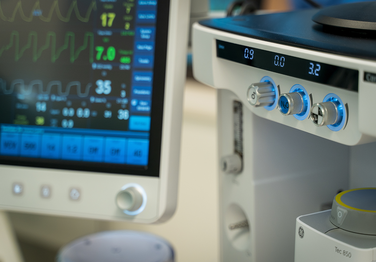 15 Essentia Features for an E-commerce Website in 2025